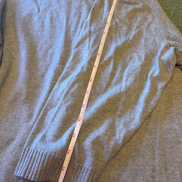 D&Co Lightweight Sweater - Picture 3 of 5